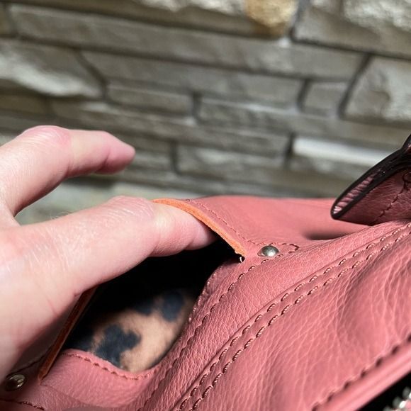 B. Makowsky Crossbody Bag Leather Mauve Pink - Picture 9 of 10